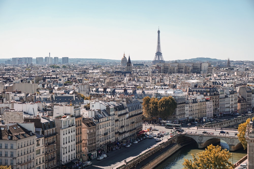 Panorama de la ville de Paris avec la tour Eiffel