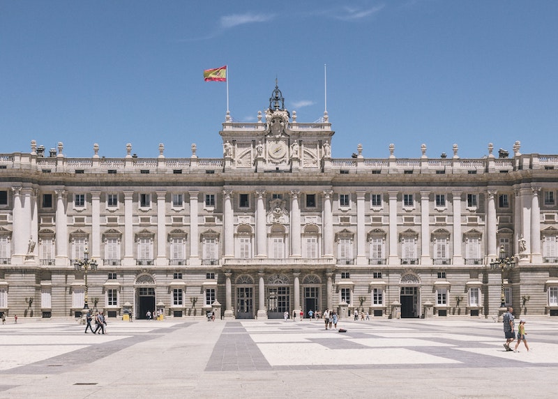 Extérieur du Palais Royal de Madrid en Espagne