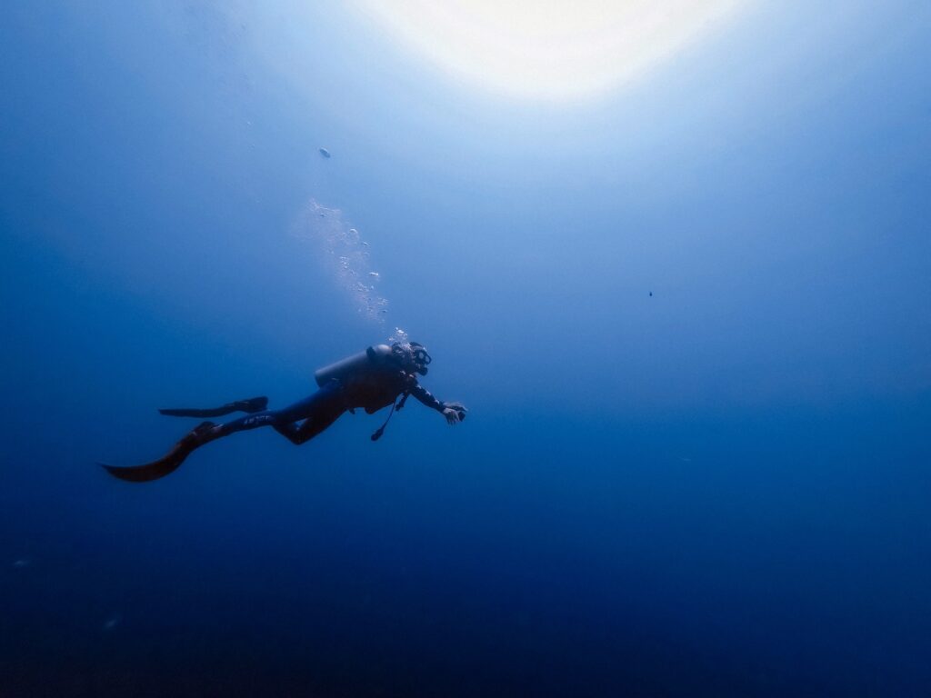 Plongée sous-marine en eaux profondes