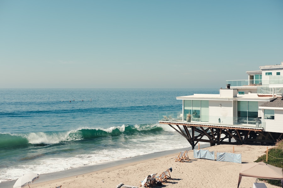 Faire du surf à Malibu en Californie